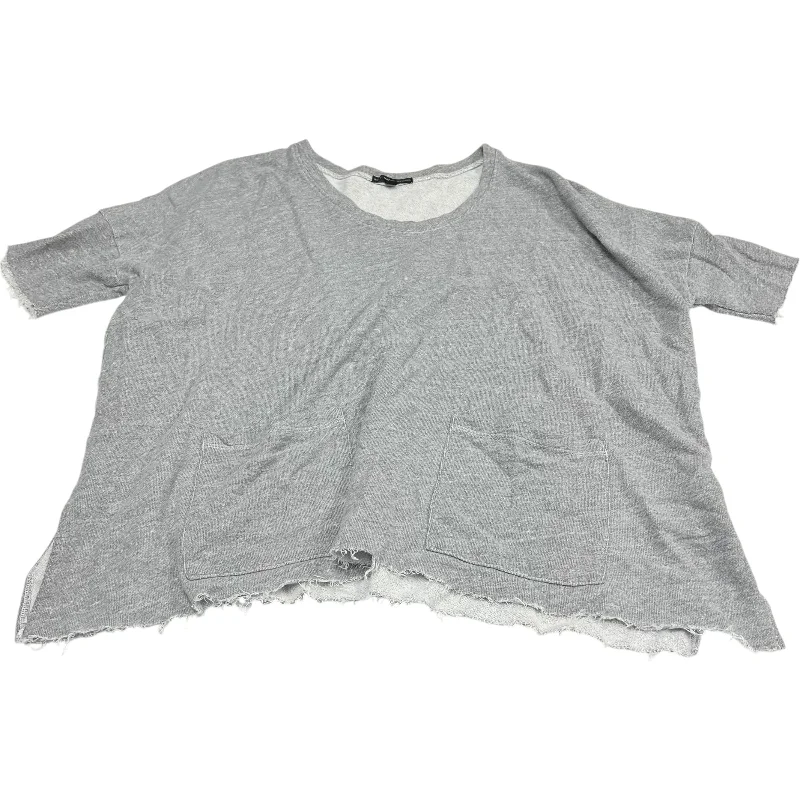 Top Short Sleeve By Truly Madly Deeply In Grey, Size: S