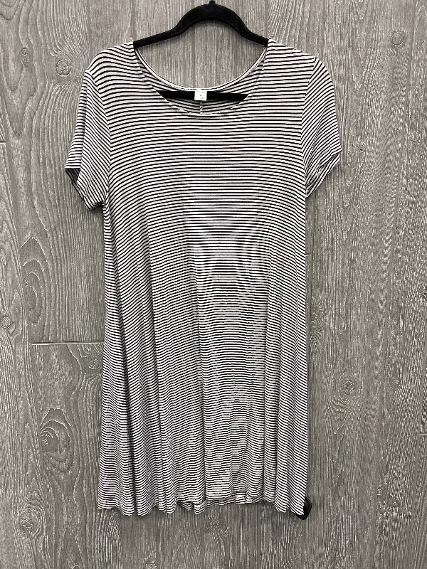 Dress Casual Midi By Old Navy In Striped Pattern, Size: M