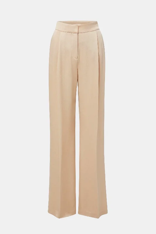 Robinne Pant in Sand